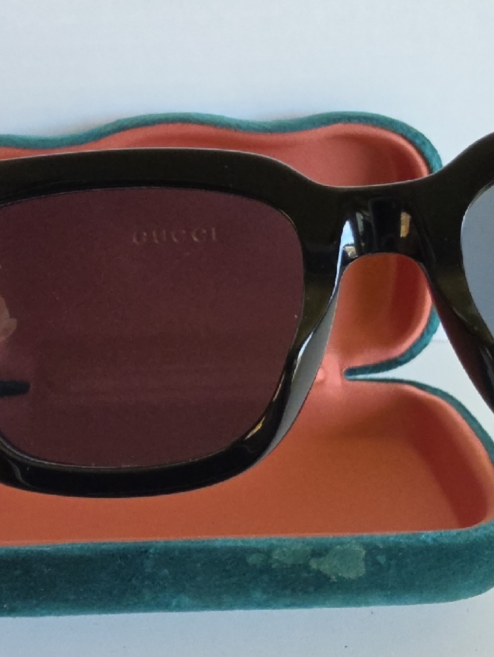 Gucci Men’s Black Square Sunglasses with Dark Lenses - Picture 9 of 9